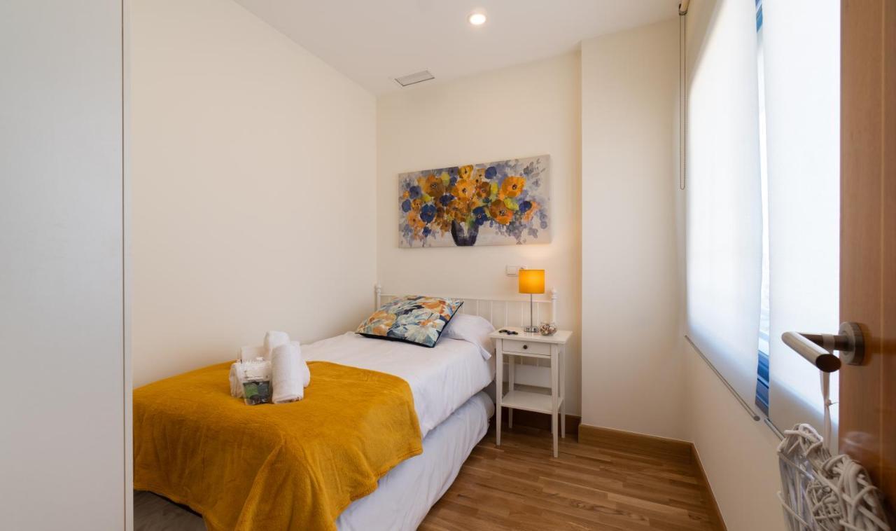 Malaga Centro Maria Zambrano Apartment Ngoại thất bức ảnh